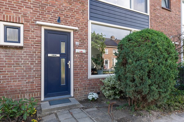 Medium property photo - Anna van Saksenstraat 16, 2351 RL Leiderdorp
